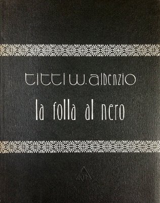 La folla al nero